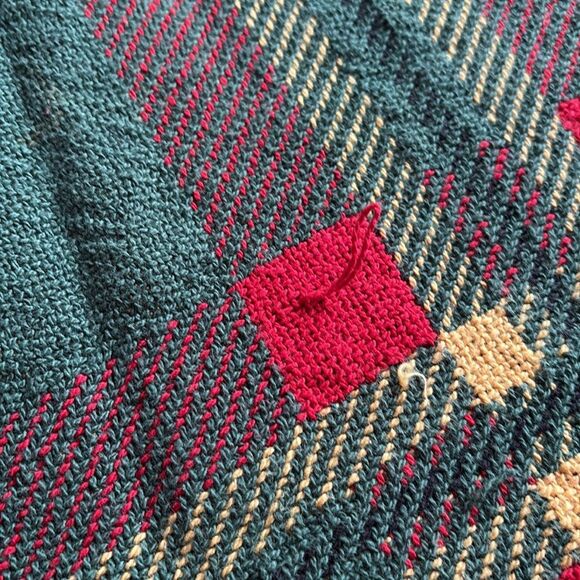 Festive Green and Gold Holiday Throw - Picture 2 of 6